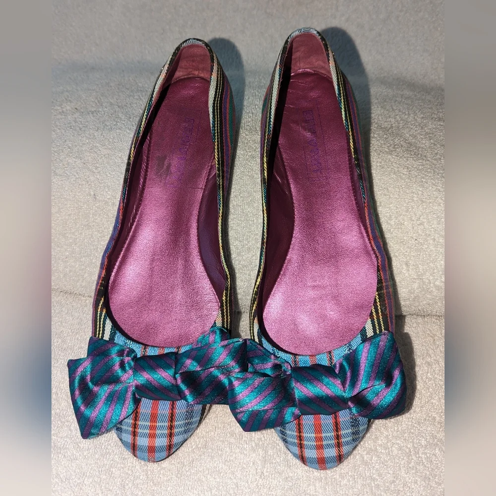 Coach Poppy Heart plaid bow flats. Size 8.5